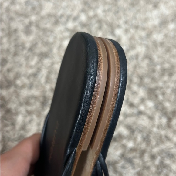 Tory Burch “Patos” Black and Gold Sandals Sz 8 1/2 - Picture 10 of 11